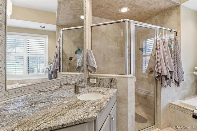 3033 N Caves Valley Path, Lecanto, FL 34461