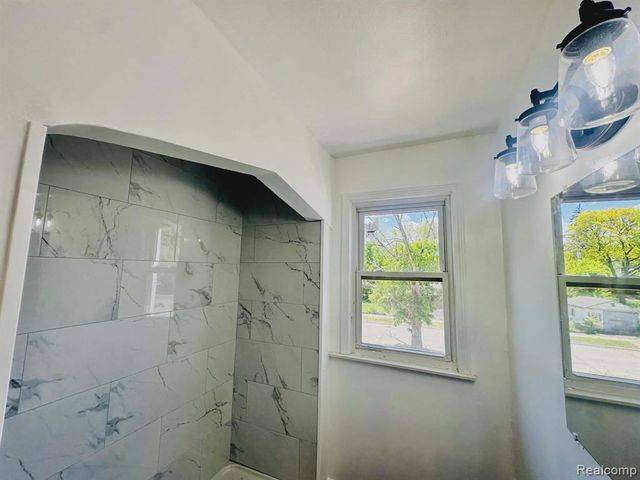 13310 Maiden Street, Detroit, MI 48213