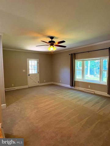 4 PATRICK HENRY ST, Fredericksburg, VA 22405