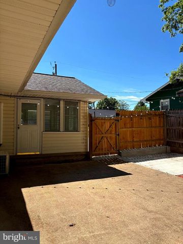4 PATRICK HENRY ST, Fredericksburg, VA 22405