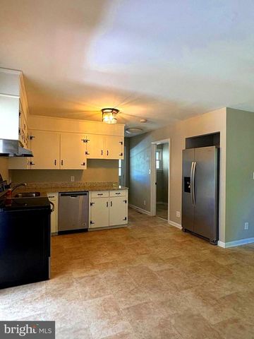 4 PATRICK HENRY ST, Fredericksburg, VA 22405