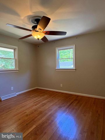 4 PATRICK HENRY ST, Fredericksburg, VA 22405