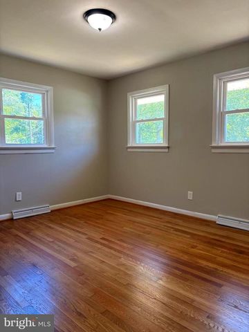 4 PATRICK HENRY ST, Fredericksburg, VA 22405