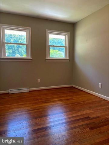 4 PATRICK HENRY ST, Fredericksburg, VA 22405