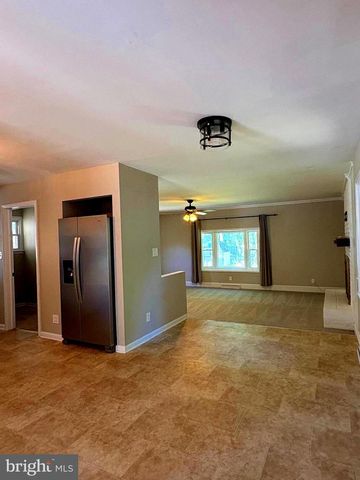 4 PATRICK HENRY ST, Fredericksburg, VA 22405