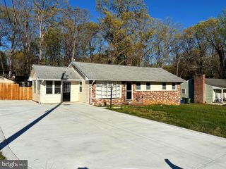 4 PATRICK HENRY ST, Fredericksburg, VA 22405