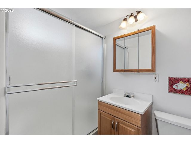 4976 Ne K Ave, Neotsu, OR 97364