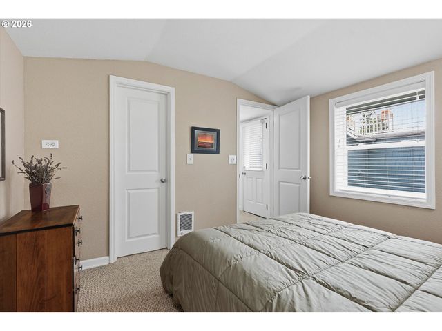 4976 Ne K Ave, Neotsu, OR 97364