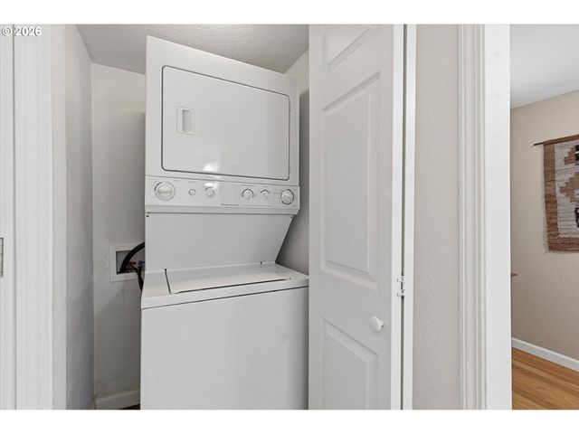 4976 Ne K Ave, Neotsu, OR 97364