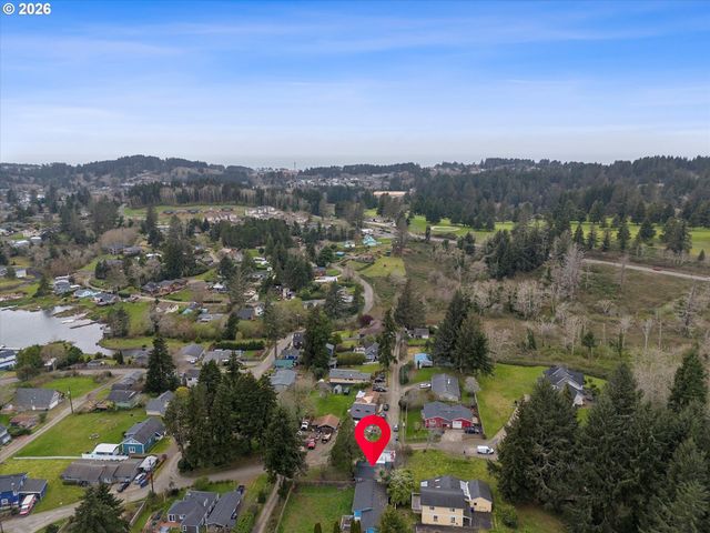 4976 Ne K Ave, Neotsu, OR 97364