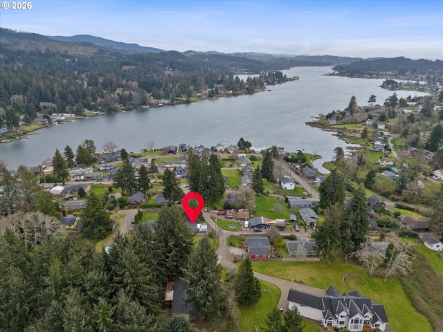 4976 Ne K Ave, Neotsu, OR 97364