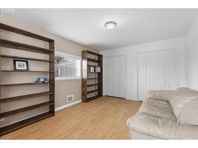 4976 Ne K Ave, Neotsu, OR 97364