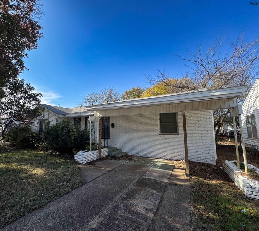 3912 GAYLE AVENUE, Wichita Falls, TX 76308