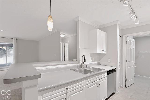 1057 Timber Creek Drive UNIT 2, Carmel, IN 46032