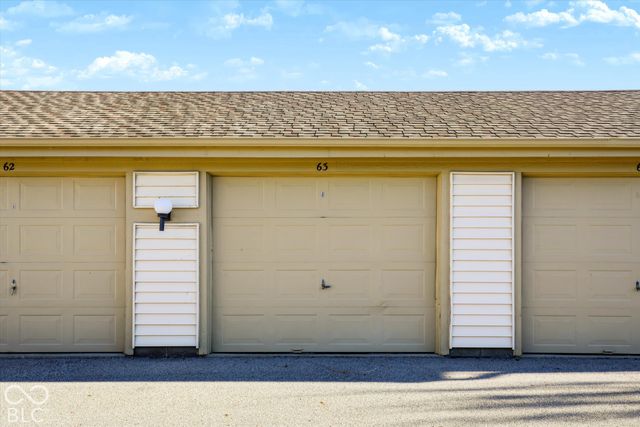 1057 Timber Creek Drive UNIT 2, Carmel, IN 46032