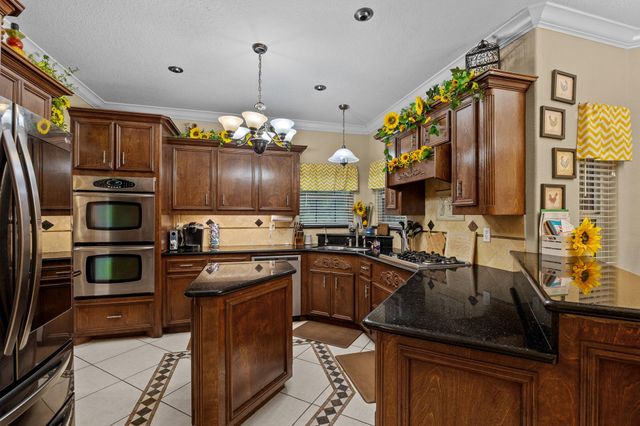 3514 Avenue D, Santa Fe, TX 77510