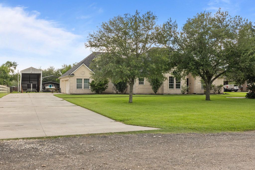3514 Avenue D, Santa Fe, TX 77510