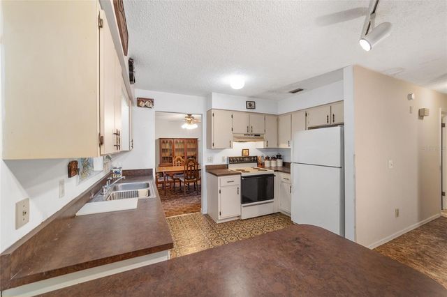 465 NE 155TH STREET ROAD, Citra, FL 32113