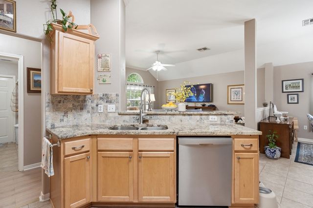107 Georgian Oaks, Rockport, TX 78382