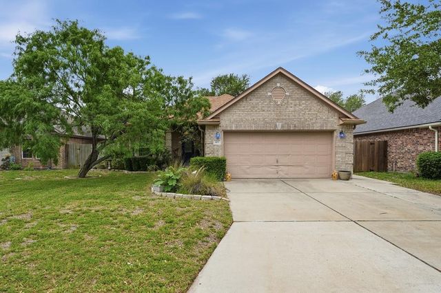 107 Georgian Oaks, Rockport, TX 78382
