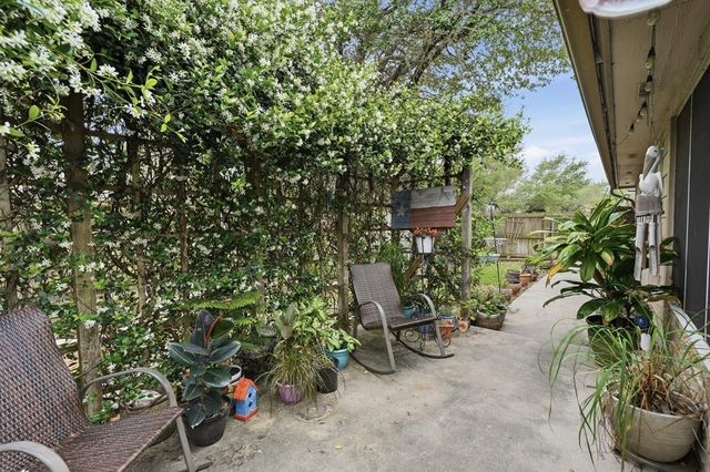 107 Georgian Oaks, Rockport, TX 78382