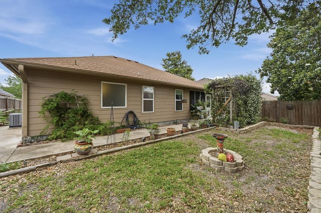 107 Georgian Oaks, Rockport, TX 78382