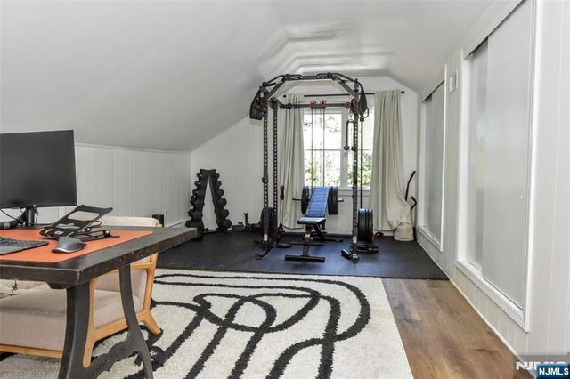 388 Carriage Lane, Wyckoff, NJ 07481