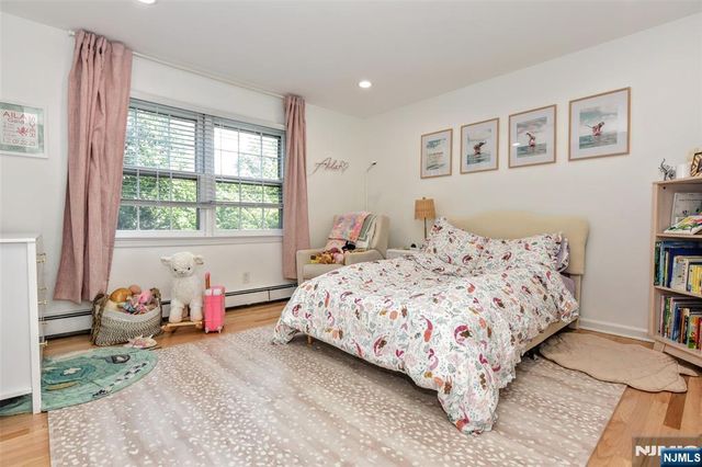 388 Carriage Lane, Wyckoff, NJ 07481