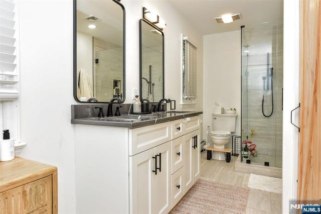 388 Carriage Lane, Wyckoff, NJ 07481