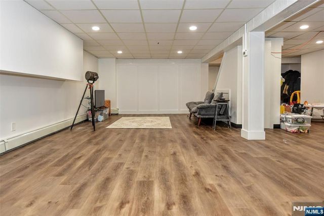 388 Carriage Lane, Wyckoff, NJ 07481