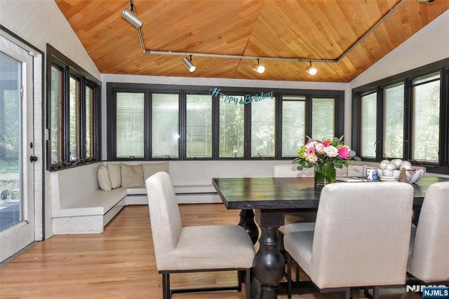 388 Carriage Lane, Wyckoff, NJ 07481