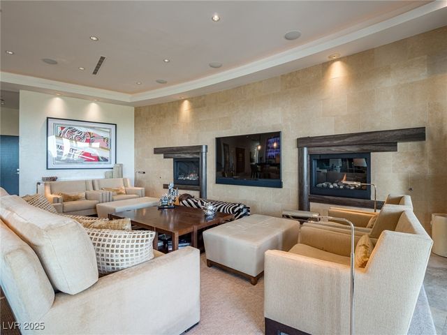 28 Painted Feather Way, Las Vegas, NV 89135