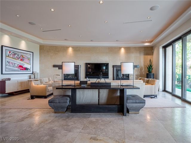 28 Painted Feather Way, Las Vegas, NV 89135