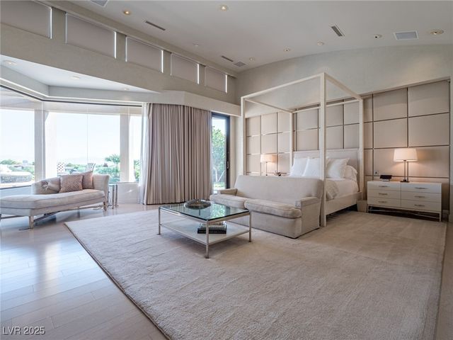 28 Painted Feather Way, Las Vegas, NV 89135