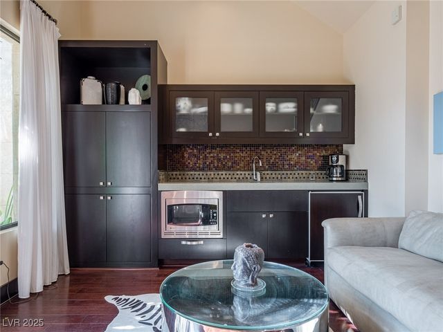 28 Painted Feather Way, Las Vegas, NV 89135