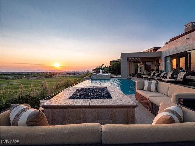 28 Painted Feather Way, Las Vegas, NV 89135