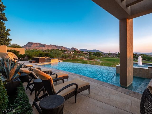 28 Painted Feather Way, Las Vegas, NV 89135