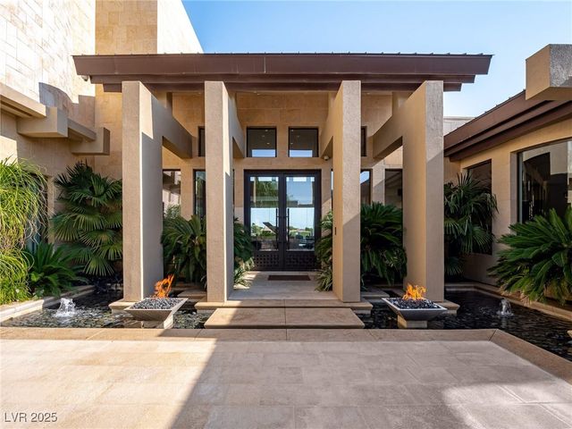 28 Painted Feather Way, Las Vegas, NV 89135