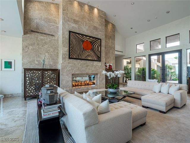 28 Painted Feather Way, Las Vegas, NV 89135