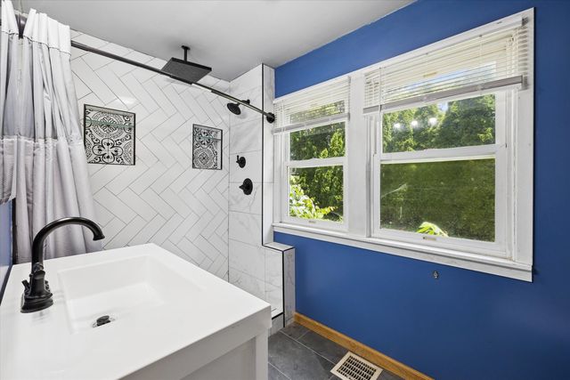 2532 Roberts Street, Bettendorf, IA 52722