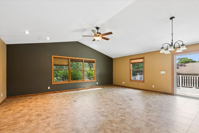 2532 Roberts Street, Bettendorf, IA 52722