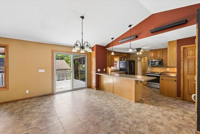 2532 Roberts Street, Bettendorf, IA 52722