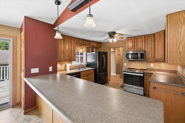 2532 Roberts Street, Bettendorf, IA 52722