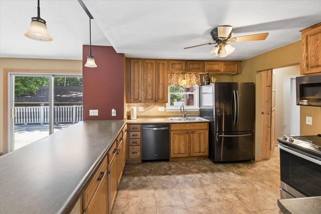 2532 Roberts Street, Bettendorf, IA 52722