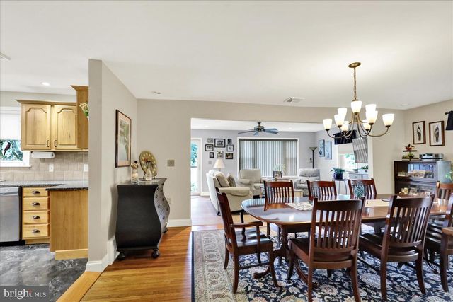 41 W COLLEGE AVE, Wernersville, PA 19565