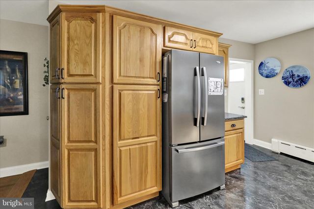 41 W COLLEGE AVE, Wernersville, PA 19565
