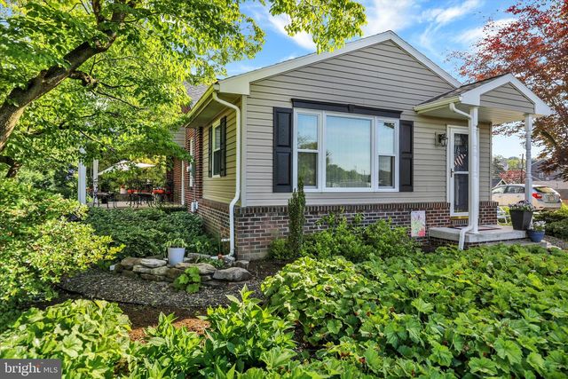 41 W COLLEGE AVE, Wernersville, PA 19565