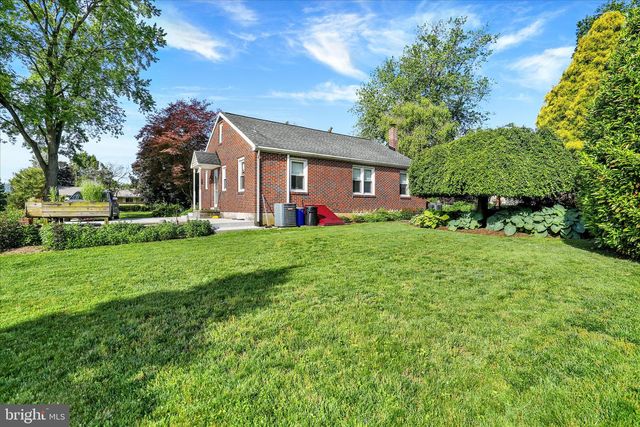 41 W COLLEGE AVE, Wernersville, PA 19565