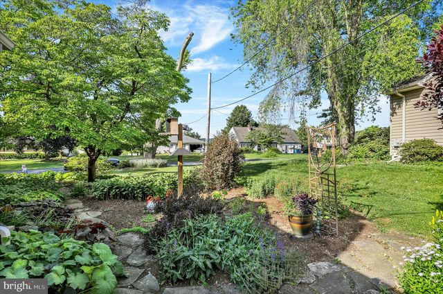41 W COLLEGE AVE, Wernersville, PA 19565