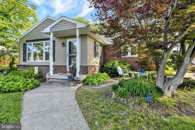 41 W COLLEGE AVE, Wernersville, PA 19565